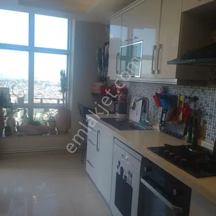 Rent this 3 bed apartment on Rey Eczanesi in 7371/2. Sokak, 35520 Bayraklı