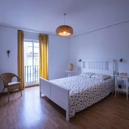 Rent this 2 bed apartment on Trinquet de Pelayo in Carrer de Pelai, 46002 Valencia
