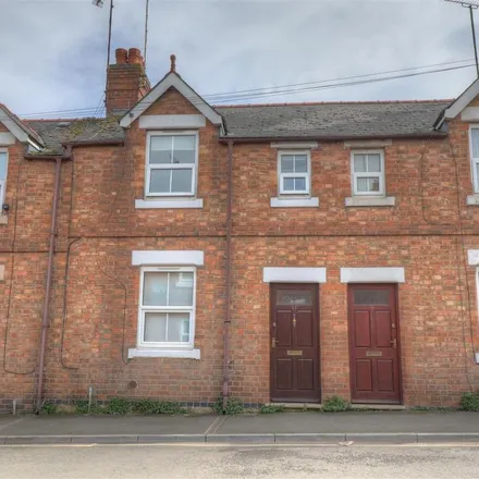 Rent this 2 bed townhouse on 6 Burford Road in Evesham, WR11 3AF