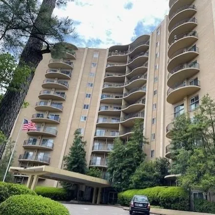 Buy this 2 bed condo on Chickasaw Country Club in Shelby Farms Greenline, Hedgemoor