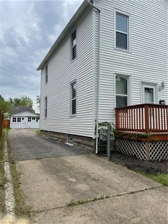 Image 3 - 1215 West 22nd Street, Lorain, OH 44052, USA - Duplex for sale