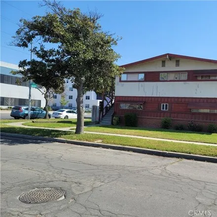 Image 1 - Senior Resource Center, 2025 East Dakota Avenue, Fresno, CA 93726, USA - House for sale