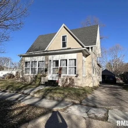 Buy this 3 bed house on South Lafayette Street in Macomb, IL 61455