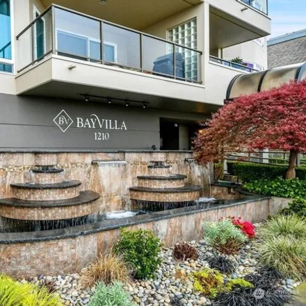 Image 3 - Bay Villa, 1210 Alki Avenue Southwest, Seattle, WA 98116, USA - Condo for sale