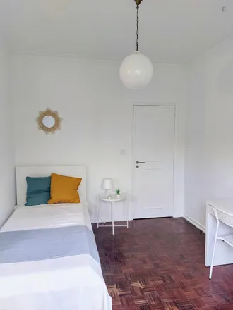 Rent this 7 bed room on Rua Campainhas in 2775-639 Parede, Portugal