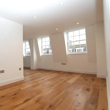 Rent this 1 bed apartment on Virgin Money in Castle Street, London