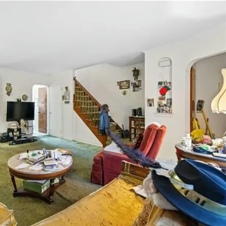 Image 4 - 334 100th Street, New York, NY 11209, USA - Townhouse for sale