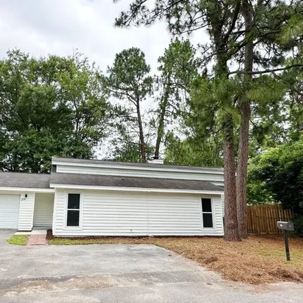 Rent this 3 bed house on Pinewood Court in Berkeley County, SC 29483