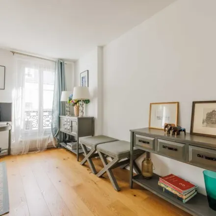 Image 4 - 15 Rue Lécluse, 75017 Paris, France - Apartment for rent