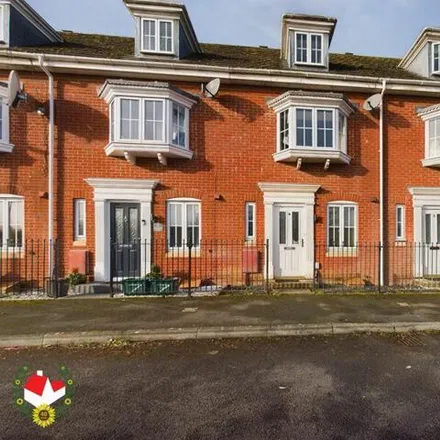Buy this 3 bed townhouse on Midsummer Walk in Gloucester, GL2 5EF