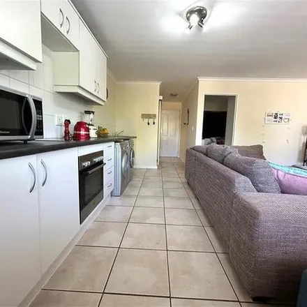 Image 3 - 3 Ruchill Road, Diep River, Western Cape, 7800, South Africa - Apartment for rent