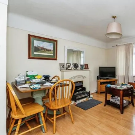 Image 6 - Hatherley Mansions, Shirley Road, Southampton, SO15 3HP, United Kingdom - Apartment for sale