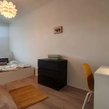 Rent this 4 bed apartment on Perleberger Straße 13 in 10559 Berlin, Germany