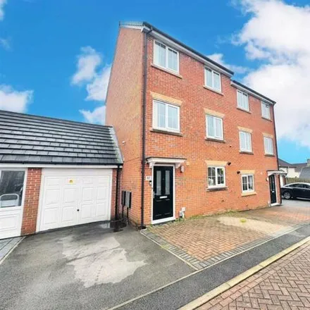 Buy this 4 bed townhouse on Highfield Road in Knowsley, L36 3XR