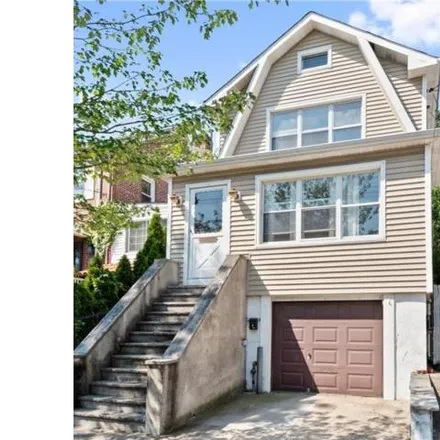 Buy this 3 bed house on 1631 Paulding Avenue in New York, NY 10462