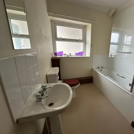 Image 3 - Panteg, Felinfoel, SA15 3TE, United Kingdom - Apartment for rent
