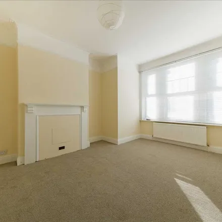 Image 6 - Frenchman's Creek, 148 Arthur Road, London, SW19 8AD, United Kingdom - Apartment for rent