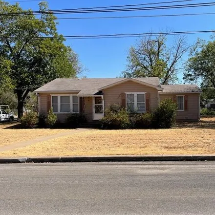 Buy this 3 bed house on 320 South Mesquite Street in Fredericksburg, TX 78624