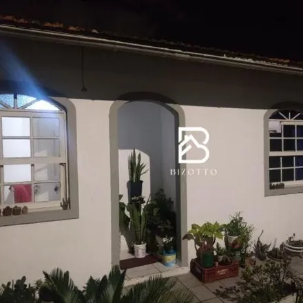 Buy this 2 bed house on Rua Maria Helena Kretzer in Praia Comprida, São José - SC