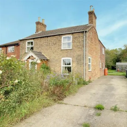 Buy this 4 bed house on unnamed road in Maltby Le Marsh, LN13 0LP