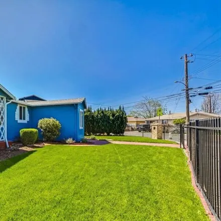 Image 3 - 300 Ashton Avenue, Oakland, CA 94621, USA - House for sale