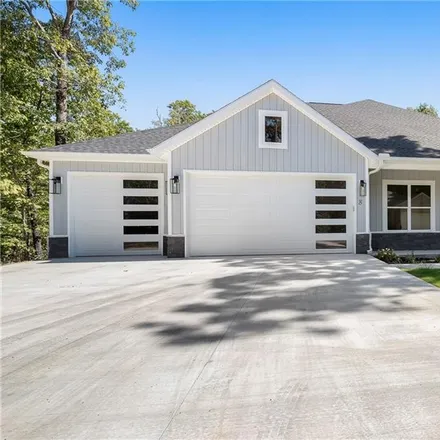 Buy this 4 bed house on 8 Grampian Drive in Bella Vista, AR 72715