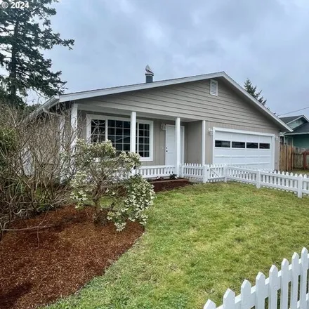 Buy this 3 bed house on 945 Augustine Street in Coos Bay, OR 97420