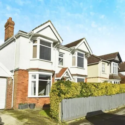 Image 7 - Tismeads Crescent North, Croft Road, Swindon, SN1 4DS, United Kingdom - House for sale