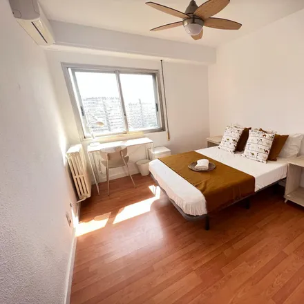 Image 1 - Carrer del Batxiller, 17, 46010 Valencia, Spain - Room for rent