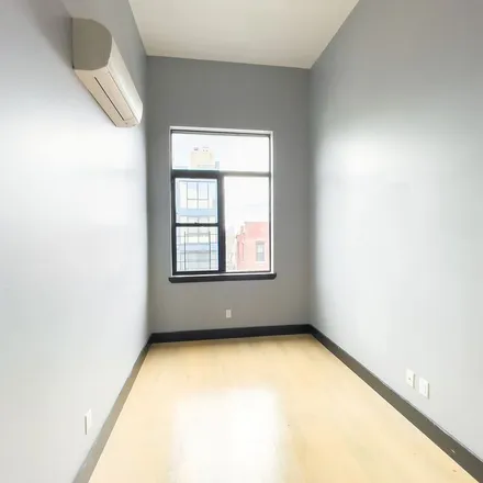 Image 5 - 217 Eckford Street, New York, NY 11222, USA - Apartment for rent