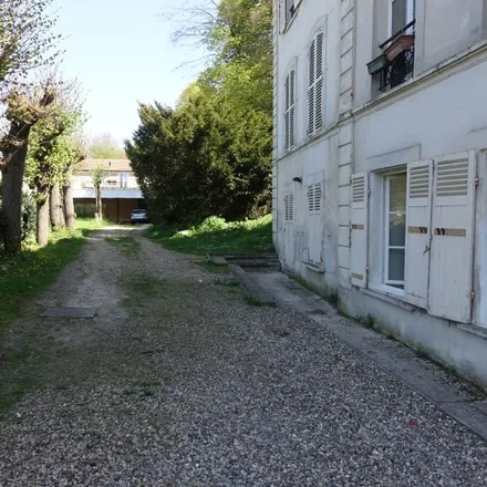 Rent this 1 bed apartment on Buc in Yvelines, France