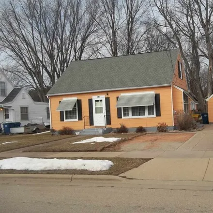 Buy this 2 bed house on 166 10th Street in Clintonville, WI 54929