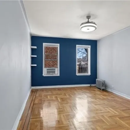 Image 4 - 1922 McGraw Avenue, New York, NY 10462, USA - Apartment for sale