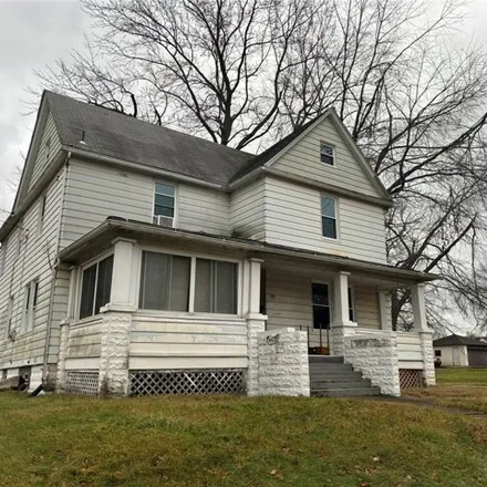 Image 1 - 219 Erie Street Southeast, Hubbard, OH 44425, USA - House for sale