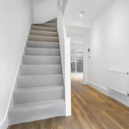 Image 5 - Glacier Way, Ealing Road, London, HA0 1ET, United Kingdom - Apartment for sale