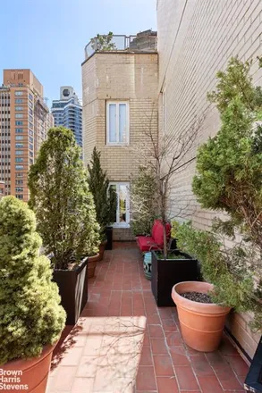 Image 4 - 166 EAST 63RD STREET 16C in New York - Townhouse for sale
