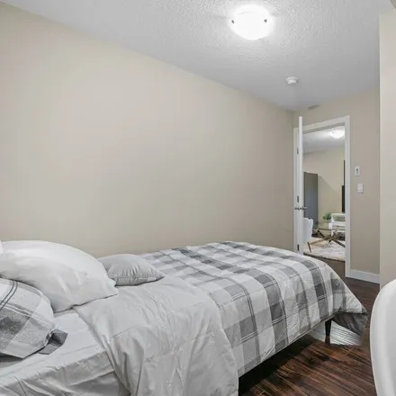 Image 6 - Calgary, AB T3R 1J4, Canada - House for rent