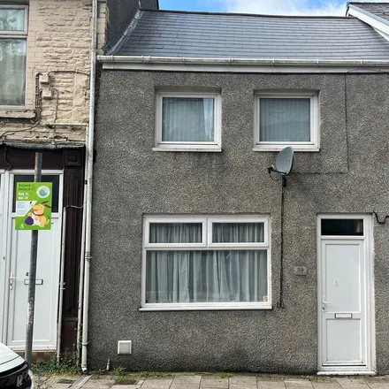 Rent this 2 bed townhouse on 54 Oxford Street in Pontycymer, CF32 8DB