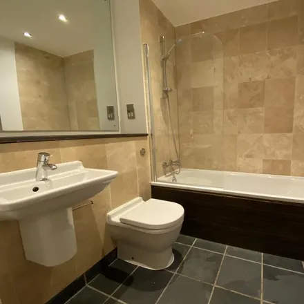 Image 6 - Alexandra Tower, 19 Princes Parade, Liverpool, L3 1BD, United Kingdom - Townhouse for rent