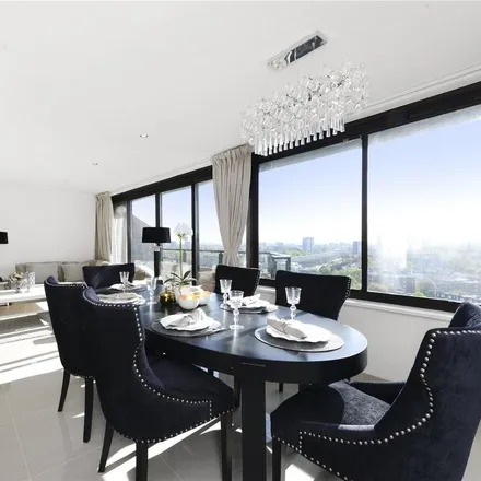 Rent this 2 bed apartment on Cresta House in Swiss Terrace, London