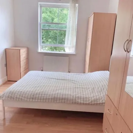 Rent this 1 bed apartment on Golders Gardens in London, NW11 9BT
