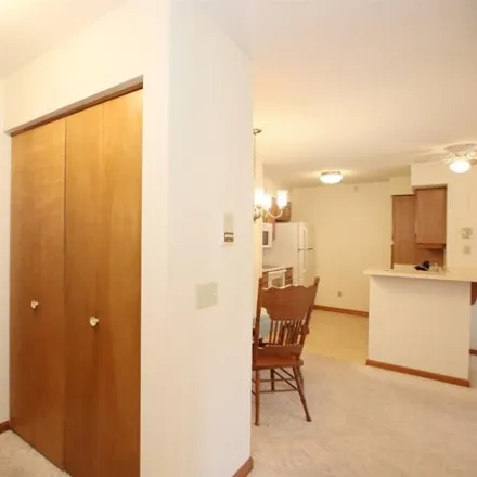 Image 3 - 1247 Wood Way Drive, West Bend, WI 53090, USA - Condo for sale