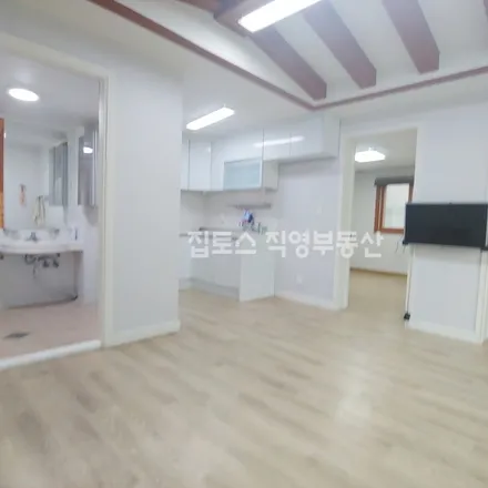 Rent this 3 bed apartment on 서울특별시 광진구 능동 221-4