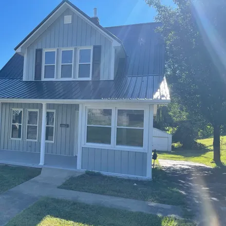 Buy this studio house on 104 Texas Street in Greensburg, Green County