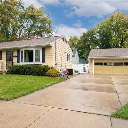 Buy this 3 bed house on 690 West 5th Avenue in Oshkosh, WI 54902
