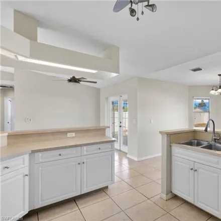 Image 5 - 121 Southeast 2nd Place, Cape Coral, FL 33990, USA - House for sale
