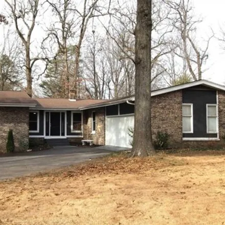 Buy this 3 bed house on 213 Jessamine Drive in McCracken County, KY 42001
