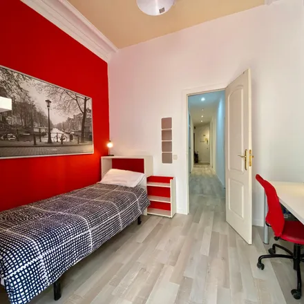 Image 2 - Calle del Mesón de Paredes, 20, 28012 Madrid, Spain - Room for rent