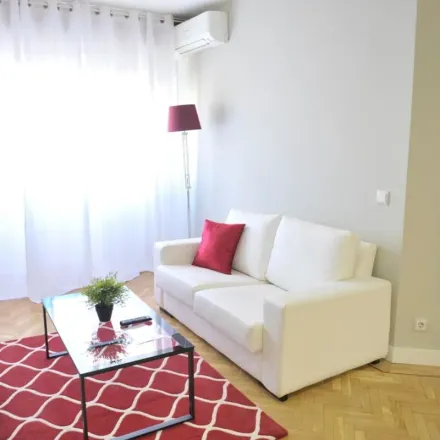 Image 3 - Calle de Goya, 34, 28001 Madrid, Spain - Apartment for rent