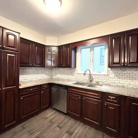 Rent this 3 bed apartment on 25 Wallis Avenue in Marion, Jersey City
